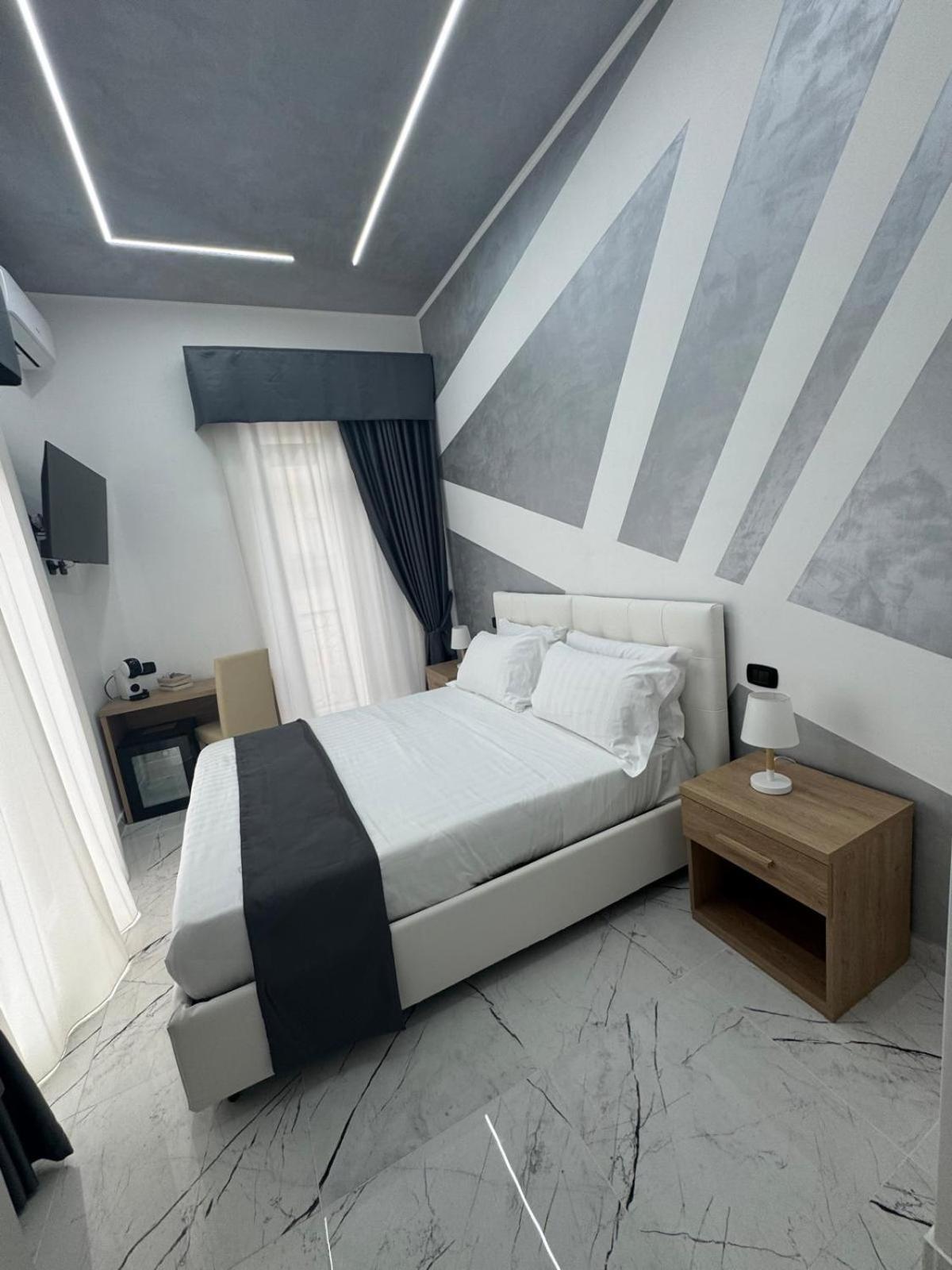Hotiday Room Collection - Napoli Sant'Arcangelo Eksteriør bilde