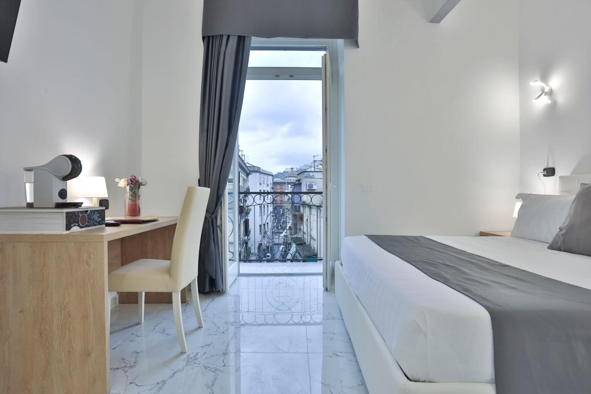 Hotiday Room Collection - Napoli Sant'Arcangelo Eksteriør bilde