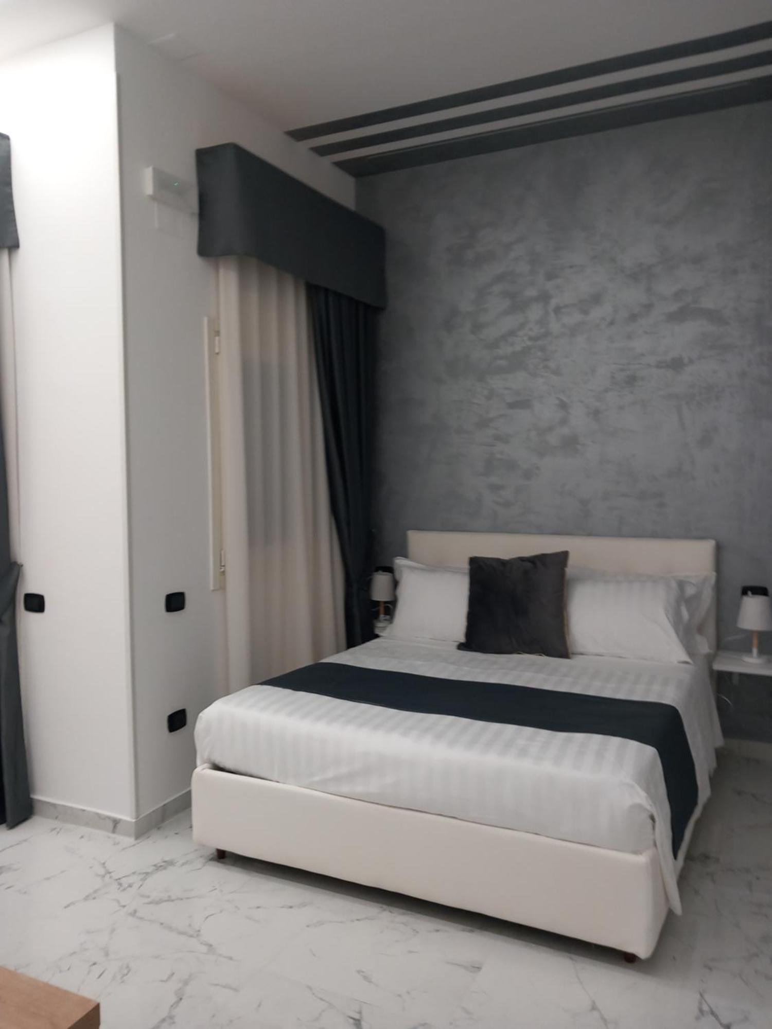 Hotiday Room Collection - Napoli Sant'Arcangelo Eksteriør bilde